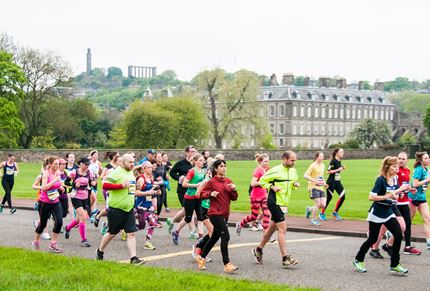 A photo of Edinburgh Marathon runners at Holyrood